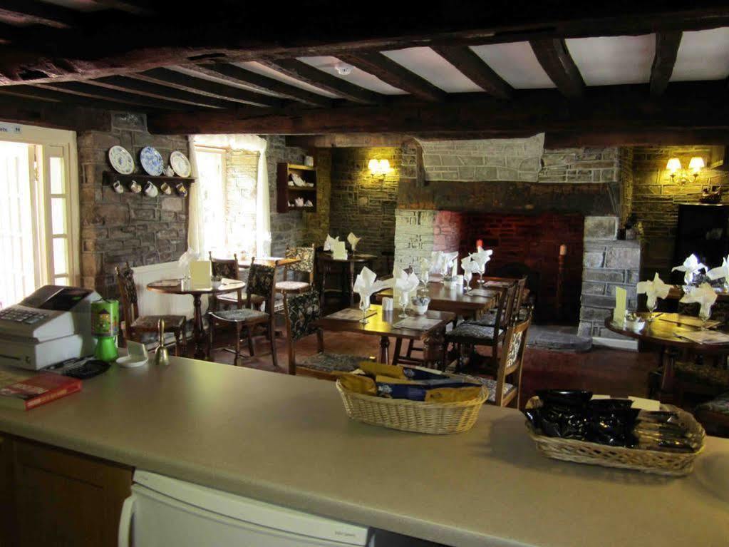 The Three Cocks Coaching Inn Glasbury Εξωτερικό φωτογραφία